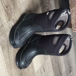 Bogs boots toddler size 8